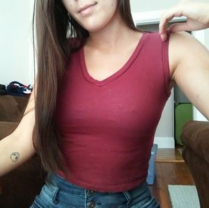 Maroon sleeveless crop top